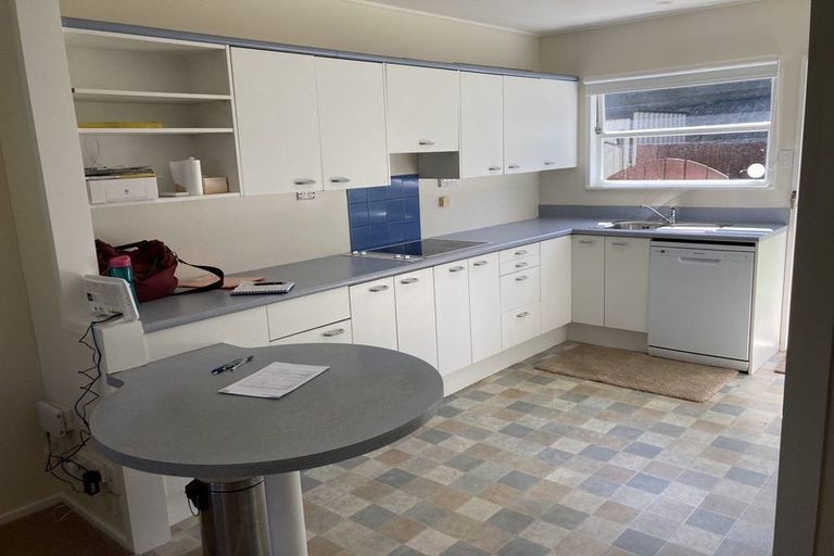 Photo of property in 21f6 Dee Street, Island Bay, Wellington, 6022