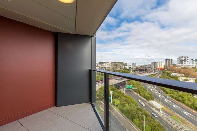 Photo of property in 365a Don Buck Road, Massey, Auckland, 0614