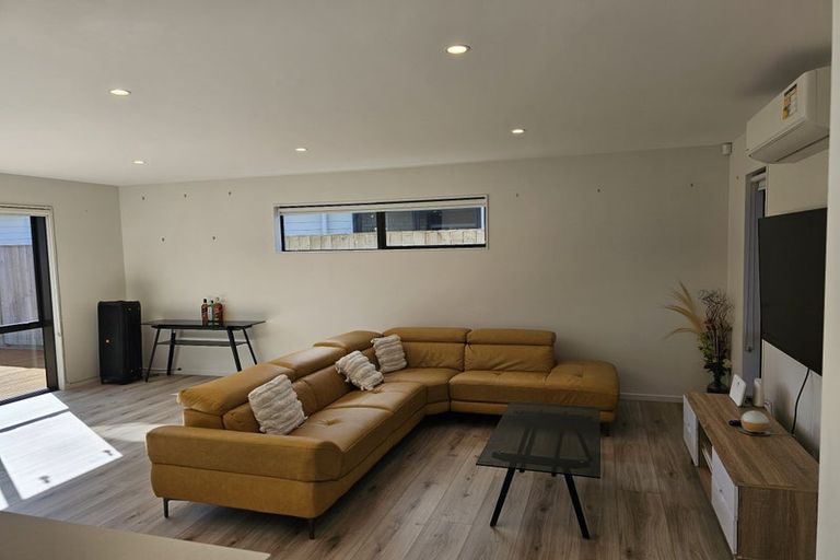 Photo of property in 1 Te Mura Crescent, Takanini, 2112