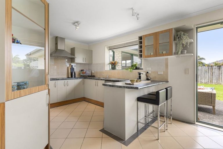 Photo of property in 3 Morewa Place, Takanini, 2112