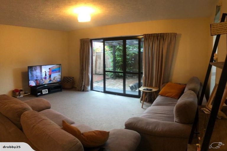 Photo of property in 2c Coles Place, St Albans, Christchurch, 8014