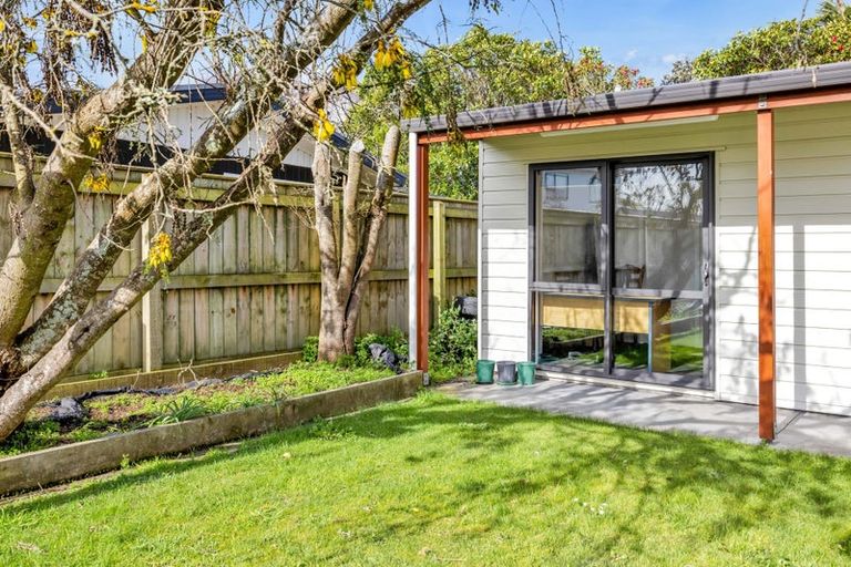 Photo of property in 6 Kamahi Avenue, Hawera, 4610