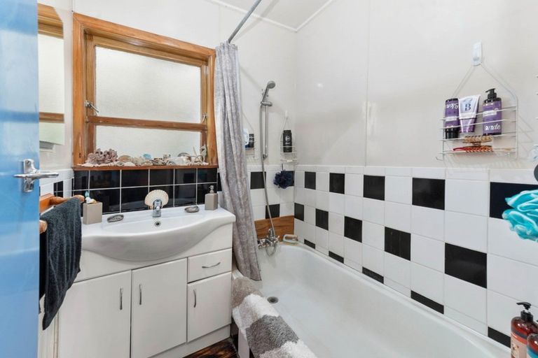 Photo of property in 21 Euan Street, Mangakakahi, Rotorua, 3015