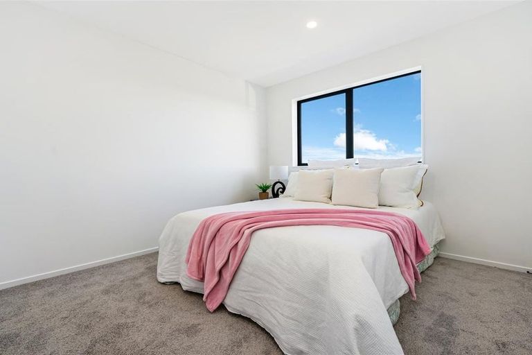 Photo of property in 9 Woven Place, Karaka, Papakura, 2113