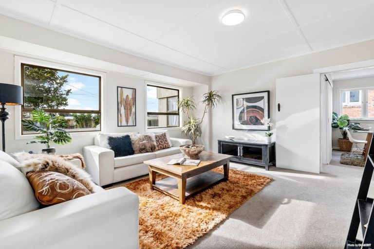 Photo of property in 17 Liverpool Street, Papakura, 2110