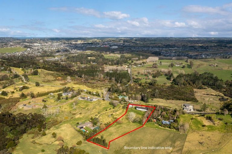 Photo of property in 90 Upper Orewa Road, Wainui, Silverdale, 0992