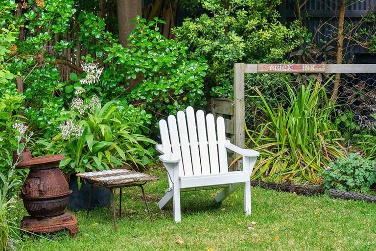 Photo of property in 42 Field Way, Waikanae Beach, Waikanae, 5036