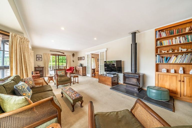 Photo of property in 16 Jocelyn Crescent, Pinehaven, Upper Hutt, 5019