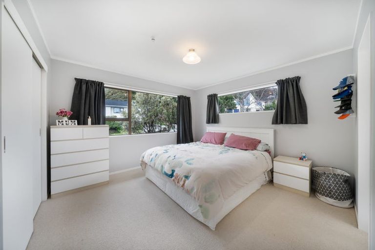 Photo of property in 60 Woodman Drive, Tawa, Wellington, 5028