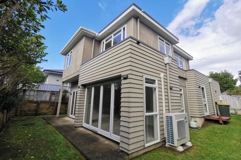 Photo of property in 2/78 Birkenhead Avenue, Birkenhead, Auckland, 0626