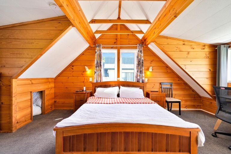 Photo of property in 74 Colwill Road, Massey, Auckland, 0614