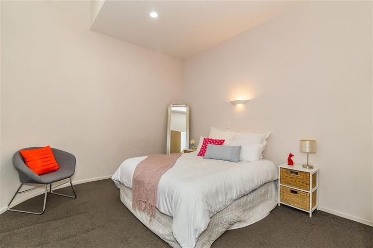 Photo of property in Metro Apartments, 220u8 Thorndon Quay, Pipitea, Wellington, 6011