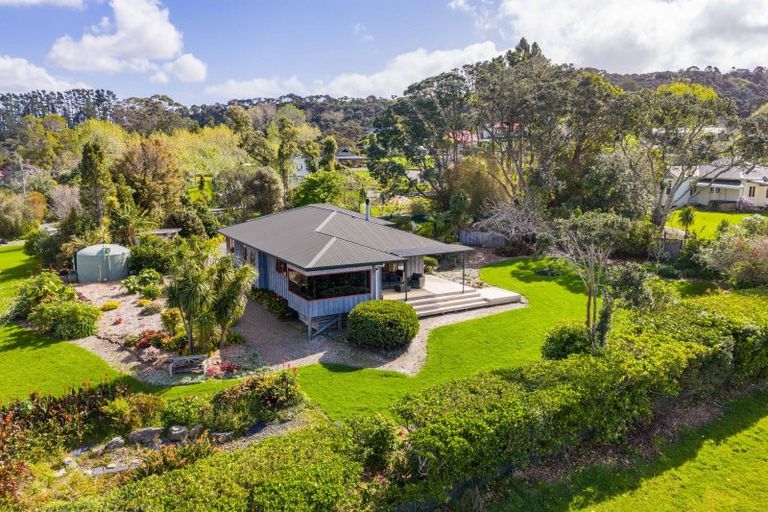 Photo of property in 58 Old Waipu Road, Mangawhai, 0505