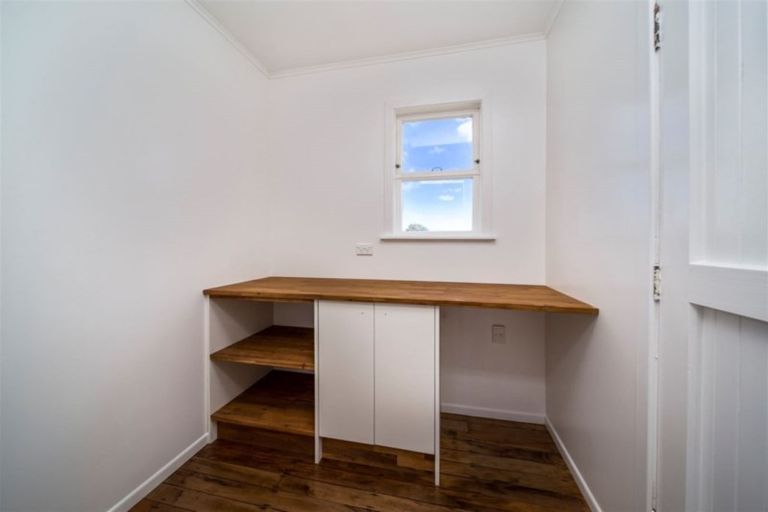 Photo of property in 5 Murray Avenue, Hawera, 4610