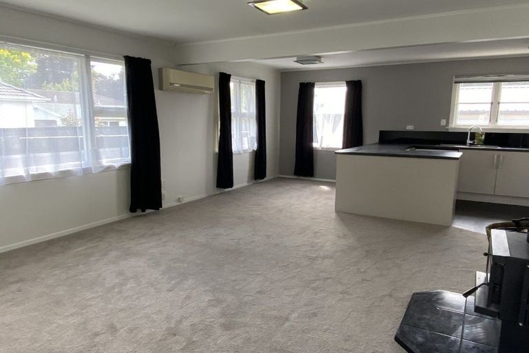 Photo of property in 6 Oakhurst Place, Russley, Christchurch, 8042
