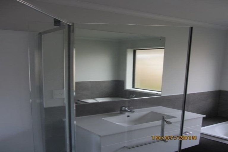 Photo of property in 4 Matawai Puna Drive, Pukekohe, 2120