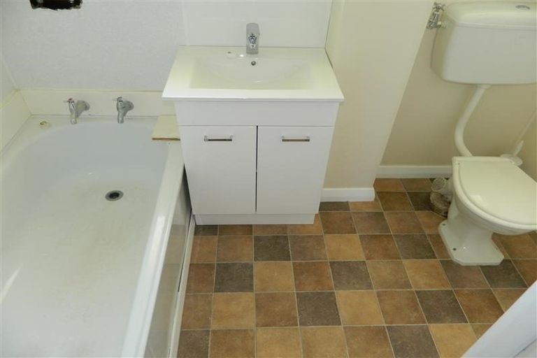 Photo of property in 2 Rakihau Place, Titahi Bay, Porirua, 5022