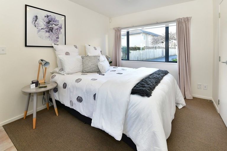 Photo of property in 13a Joydon Place, Stanmore Bay, Whangaparaoa, 0932