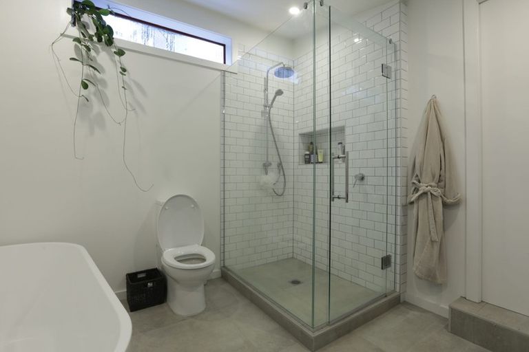 Photo of property in 18 Waima Crescent, Titirangi, Auckland, 0604