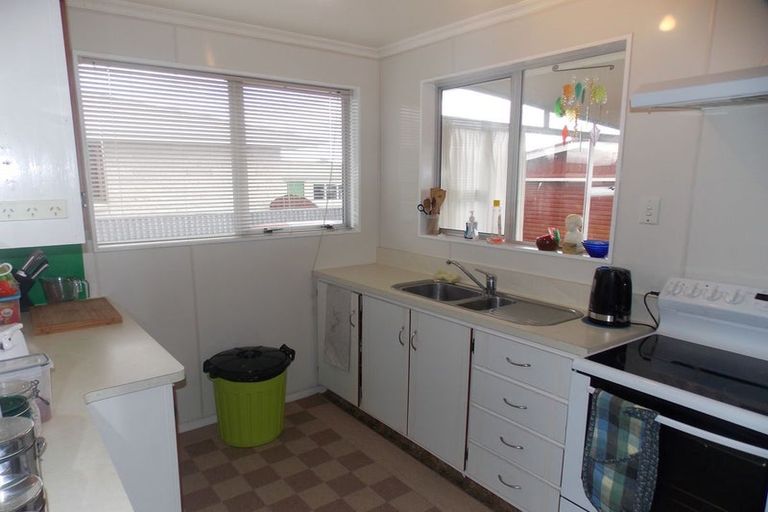 Photo of property in 31 Hillcrest Drive, Kelvin Grove, Palmerston North, 4414