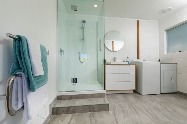 Photo of property in 7 Seabar Place, Glen Eden, Auckland, 0602