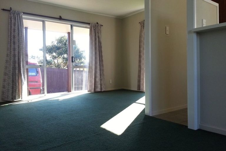 Photo of property in 64 Burundi Avenue, Clendon Park, Auckland, 2103