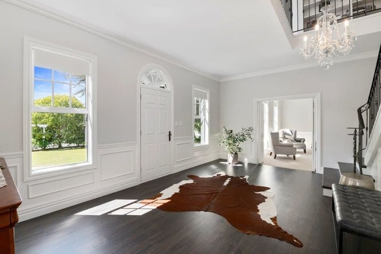 Photo of property in 15 Richmond Avenue, Waikanae, 5036