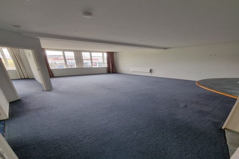Photo of property in Grandstand Apartments, 37/80u Kent Terrace, Mount Victoria, Wellington, 6011