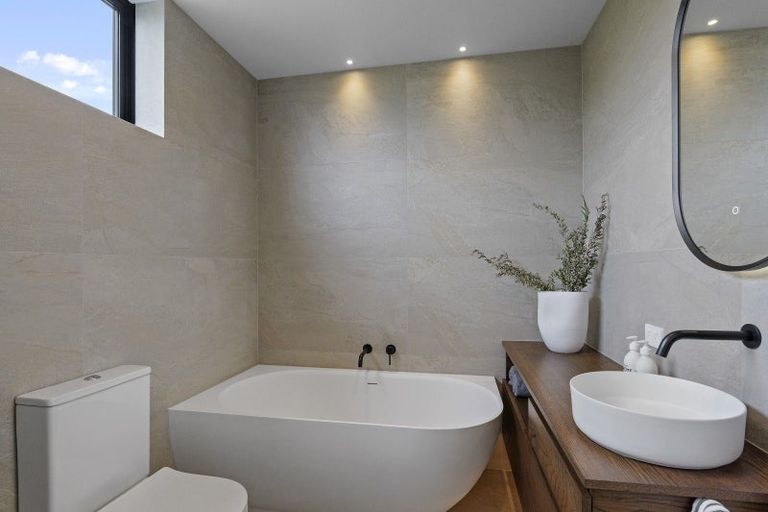 Photo of property in 26d Bryndwr Road, Fendalton, Christchurch, 8052