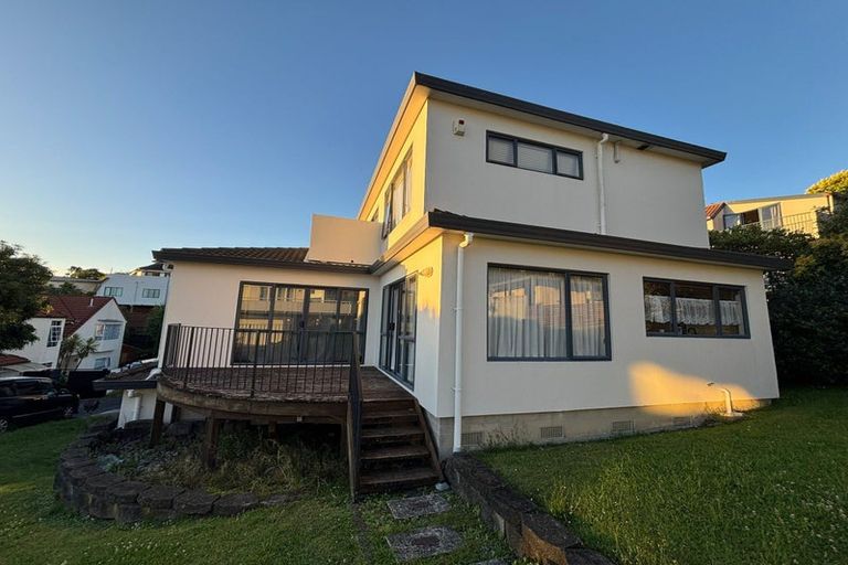 Photo of property in 27 Mariners View Road, Beach Haven, Auckland, 0626
