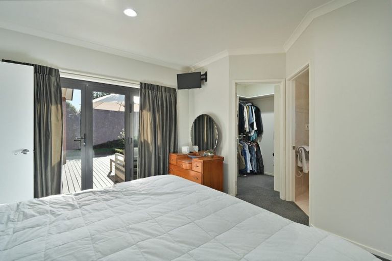 Photo of property in 37 Fairview Place, Havelock North, 4130