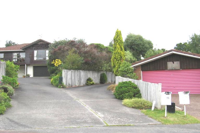 Photo of property in 15 Manutara Avenue, Forrest Hill, Auckland, 0620