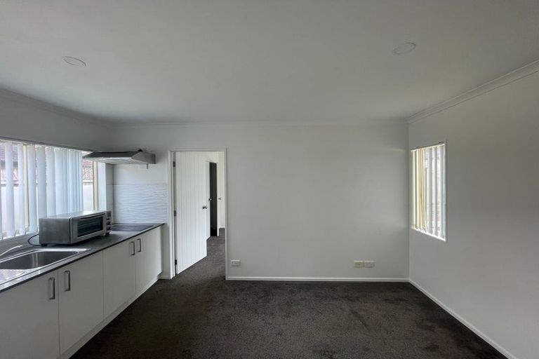 Photo of property in 9 Cambrian Crescent, Flat Bush, Auckland, 2016