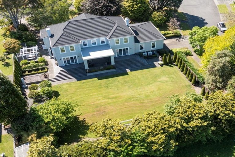 Photo of property in 15 Richmond Avenue, Waikanae, 5036