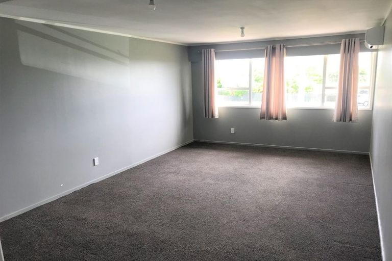 Photo of property in 2/140 Metcalfe Road, Ranui, Auckland, 0612