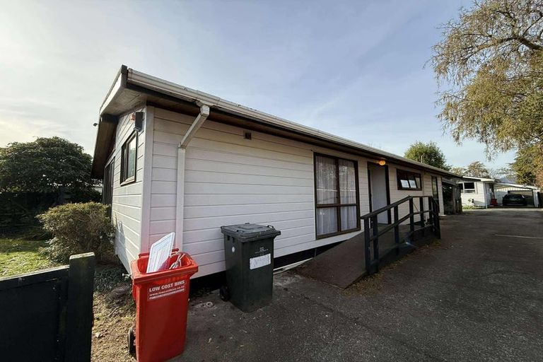 Photo of property in 2/68 Gibbons Street, Ebdentown, Upper Hutt, 5018