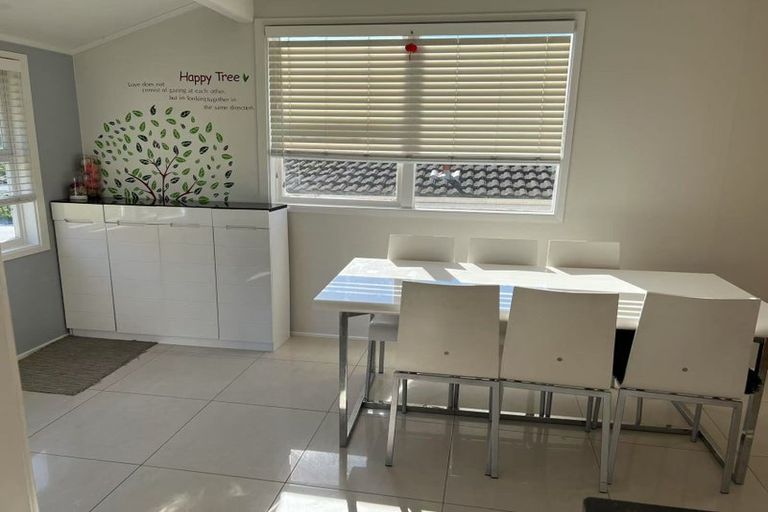 Photo of property in 11 Velma Road, Hillcrest, Auckland, 0627