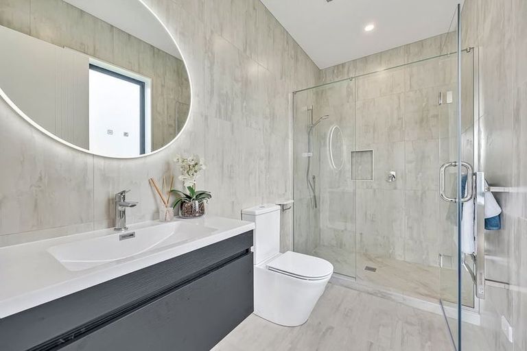 Photo of property in 4 Wheki Place, Swanson, 0614