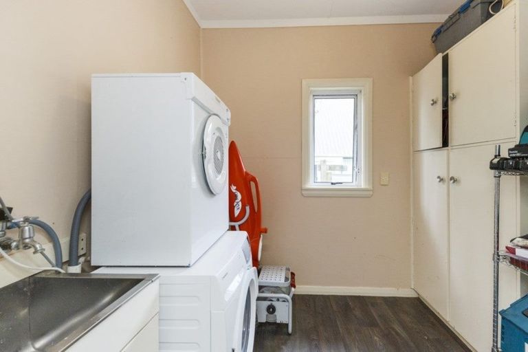 Photo of property in 27 Hardie Street, Hokowhitu, Palmerston North, 4410