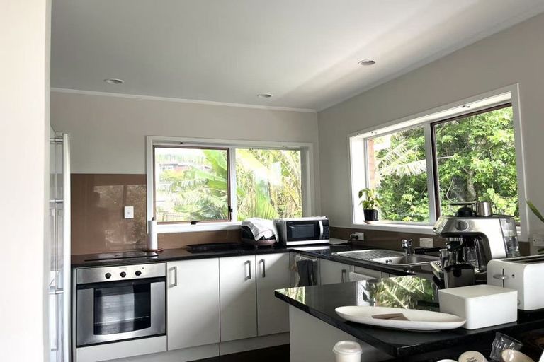 Photo of property in 2/581 East Coast Road, Browns Bay, Auckland, 0630