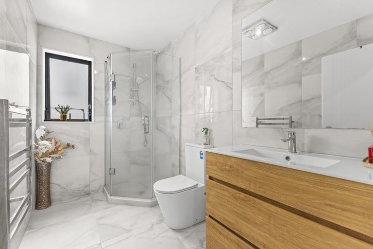 Photo of property in 36a Crestview Rise, Papakura, 2110