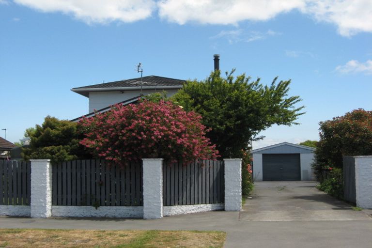 Photo of property in 25 Lamorna Road, Parklands, Christchurch, 8083