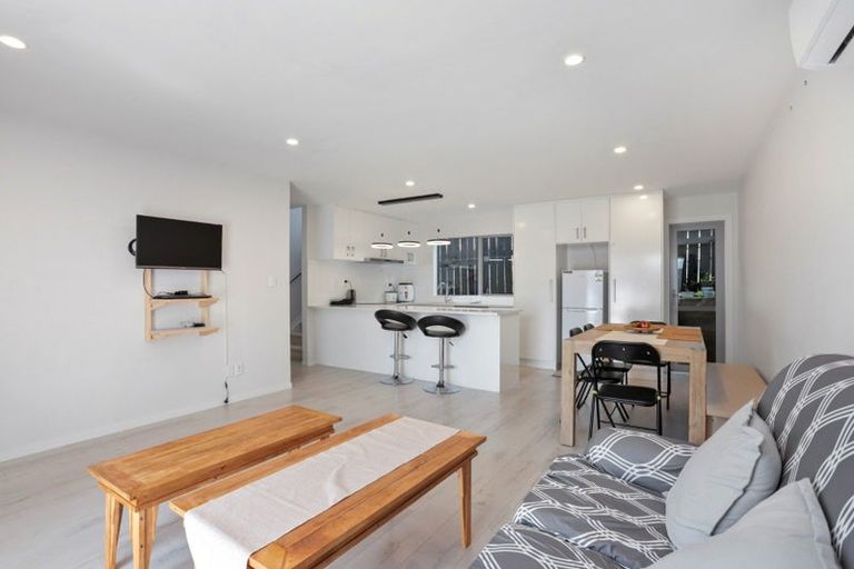 Photo of property in 4035c Great North Road, Glen Eden, Auckland, 0602