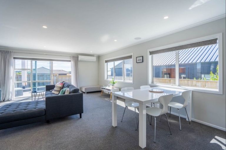 Photo of property in 4 Mahia Lane, Waikanae, 5036