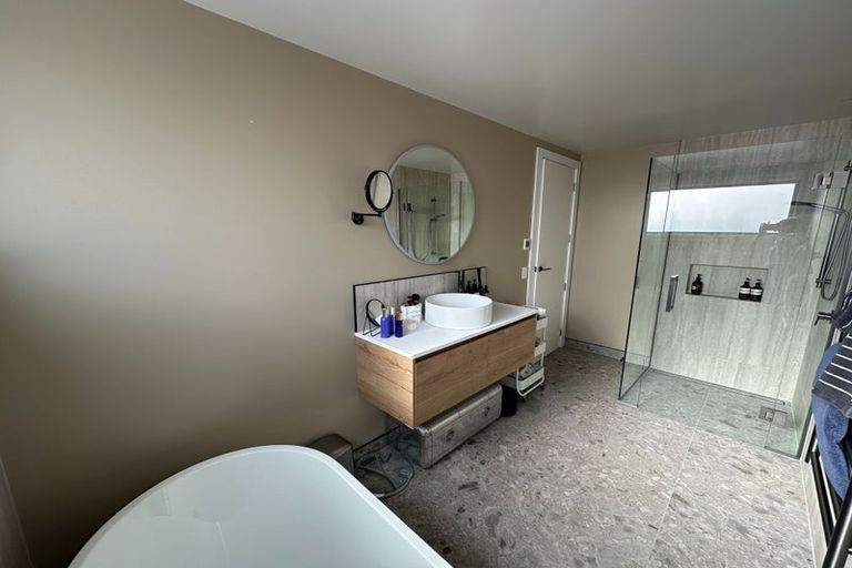 Photo of property in 10 Drysdale Road, Jacks Point, 9371