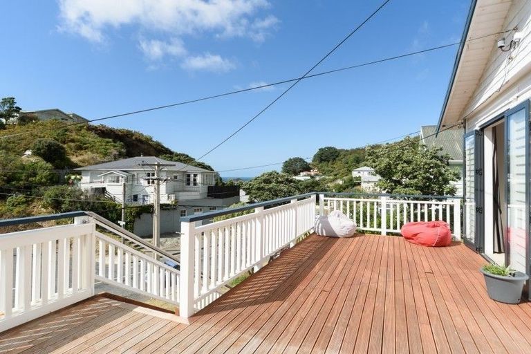 Photo of property in 94 Eden Street, Island Bay, Wellington, 6023