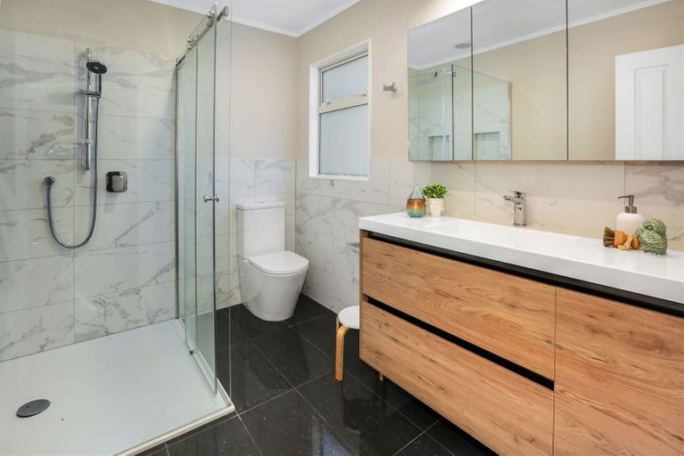 Photo of property in 2 Inlet Waters, Whitby, Porirua, 5024