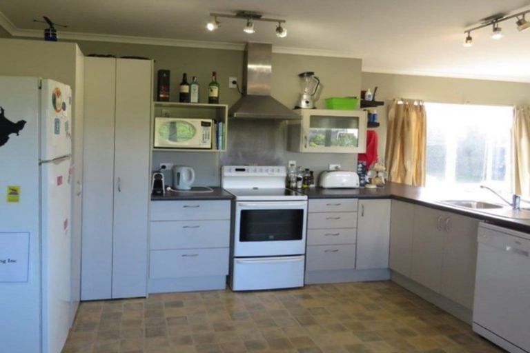 Photo of property in 3 Makaramu Street, Porangahau, 4293