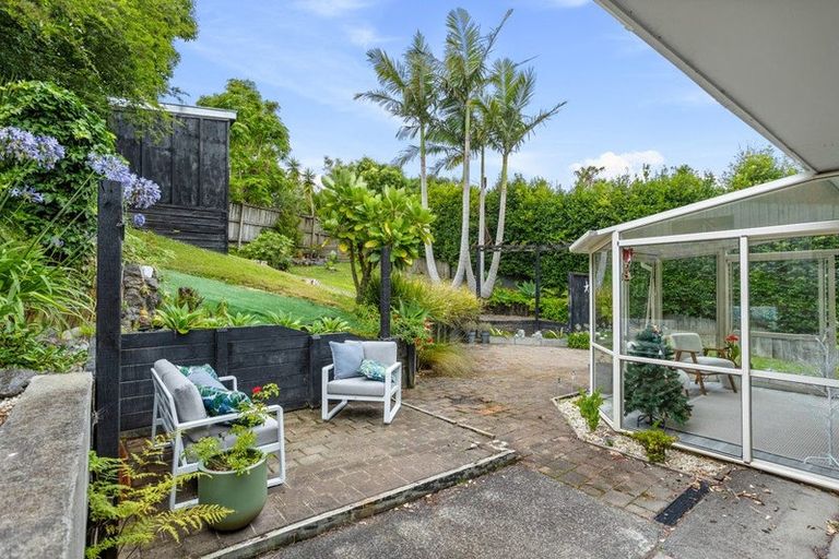 Photo of property in 2/43 Seaton Road, Murrays Bay, Auckland, 0630