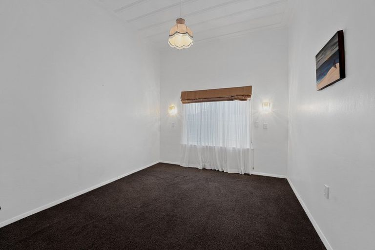 Photo of property in 3 Victoria Street, Hawera, 4610